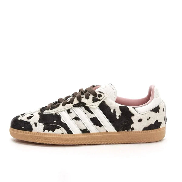 Sneakers in "Cow Print"